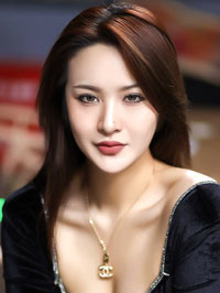Asian woman Yi (Yi) from Hefei, China