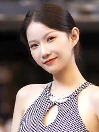 Asian woman Danyang (Yang) from Zhengzhou, China