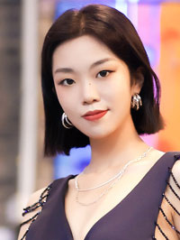 Asian woman Renyi (Yi) from Zhengzhou, China
