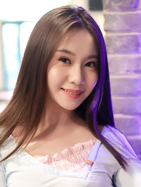Asian woman Wenping (Ping) from Zhengzhou, China