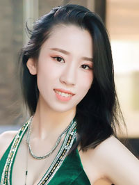 Asian woman Ziyi (Yi) from Lianyungang, China