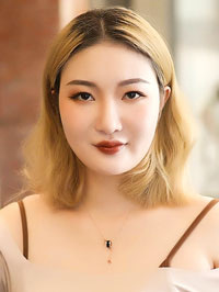 Asian woman Mengmeng (Meng) from Zhengzhou, China