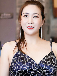Asian woman Zhonglei (Lei) from Zhengzhou, China
