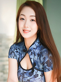 Asian woman Yaqi (Qi) from Taiyuan, China
