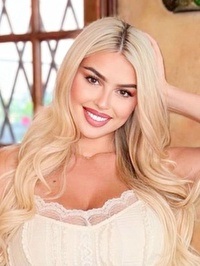 Latin single Mirella Maria from Toronto, Canada