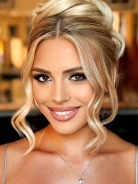 European single Violeta from Timişoara, Romania