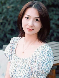 Asian woman Yue Dan (Rachel) from Wenzhou, China