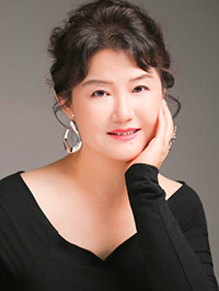 Asian woman Xiao Ling (LingDa) from Wuhan, China