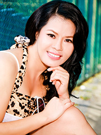 Asian single Yanfang from Beihai, China