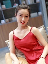 Asian woman Mengqi from Guangzhou, China
