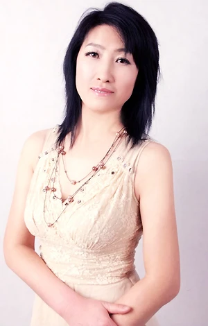 Asian bride Lan from Shenyang