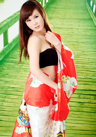 Asian bride Huifang from Zhanjiang