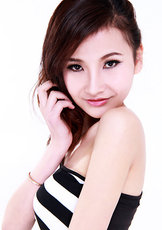 Asian bride Yin from Changsha