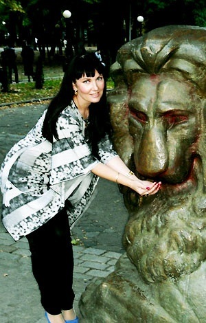 Single girl Yana 57 years old