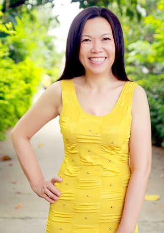 Single girl Yuzhen 61 years old