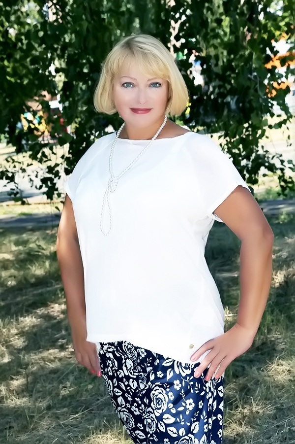 Single girl Nadezhda 68 years old