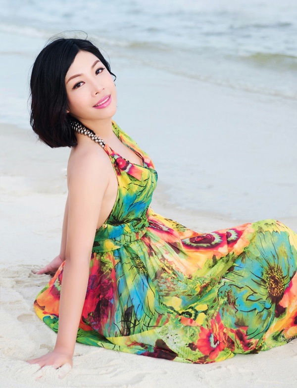 Asian bride Yin (Gina) from Beihai