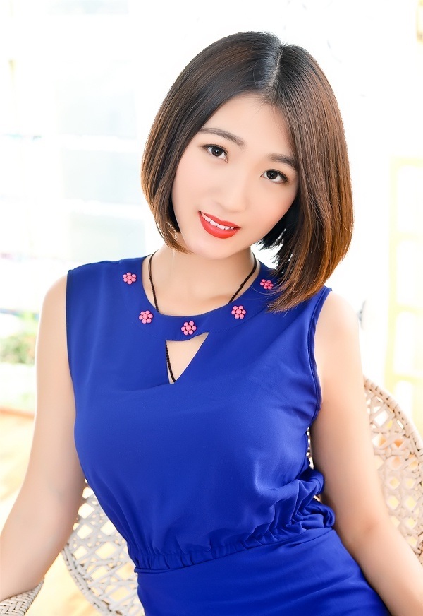 Asian bride Shuang (Queena) from Shenyang