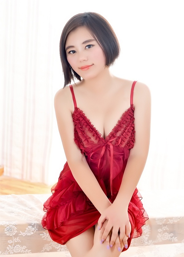 Asian bride Hong from Shenyang