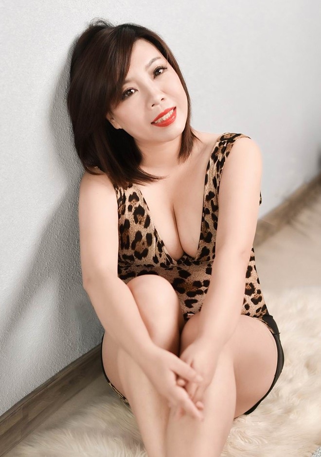 Asian bride Mingru from shenyang