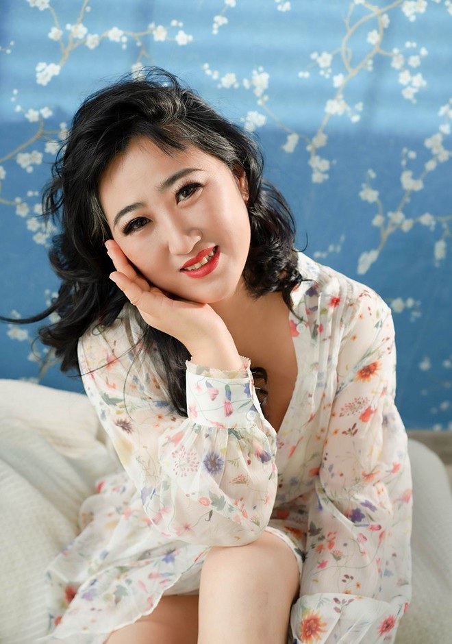 Asian bride Yue from shenyang