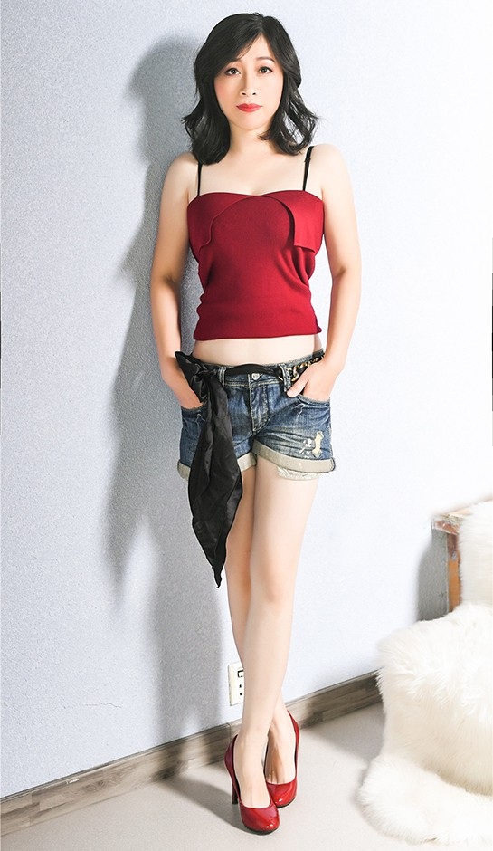 Single girl Hong (Eva) 42 years old