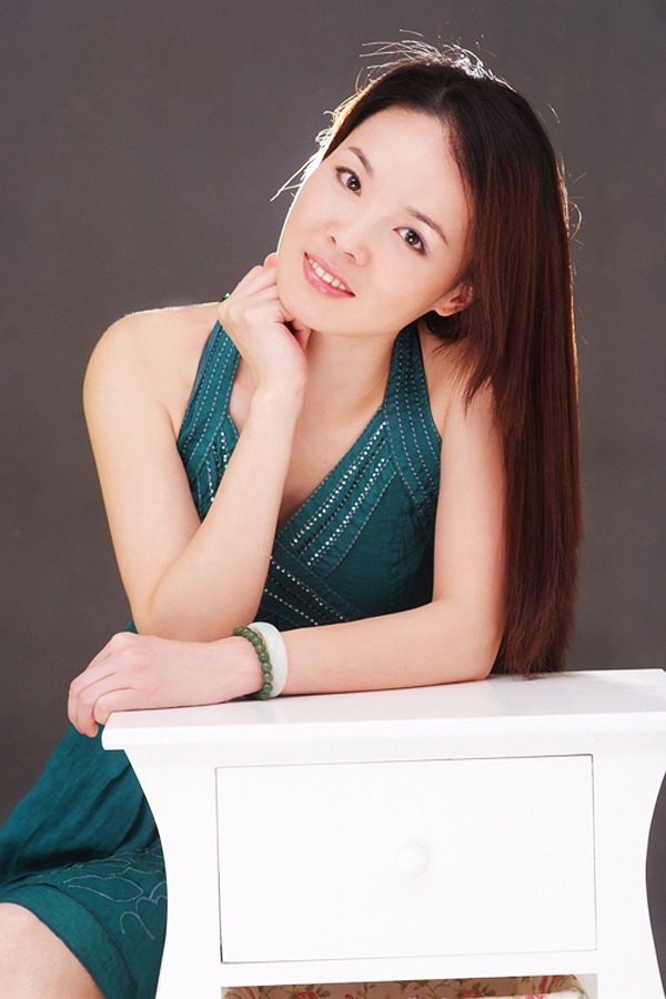 Asian bride Yongzhen from Zhongshan