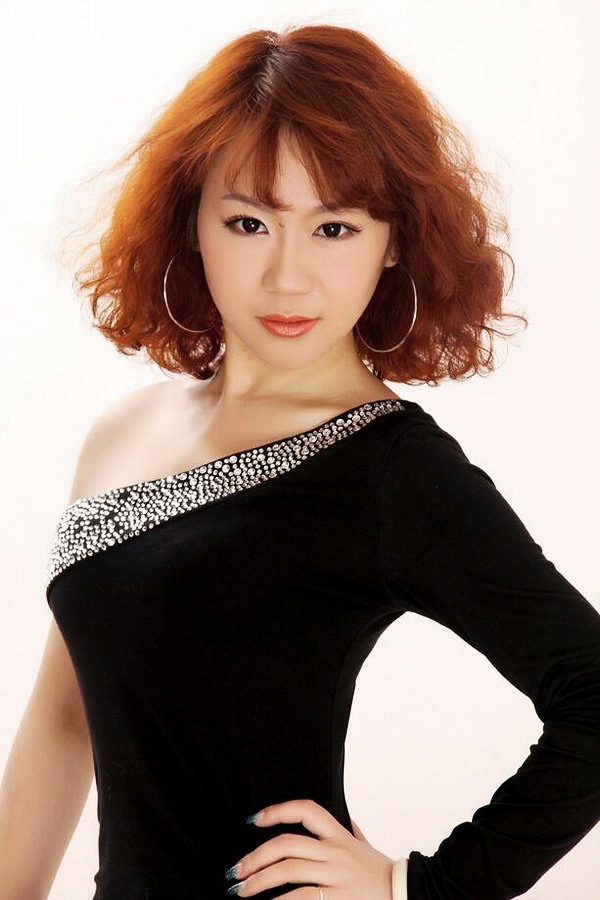 Single girl Hongling (Ling) 43 years old