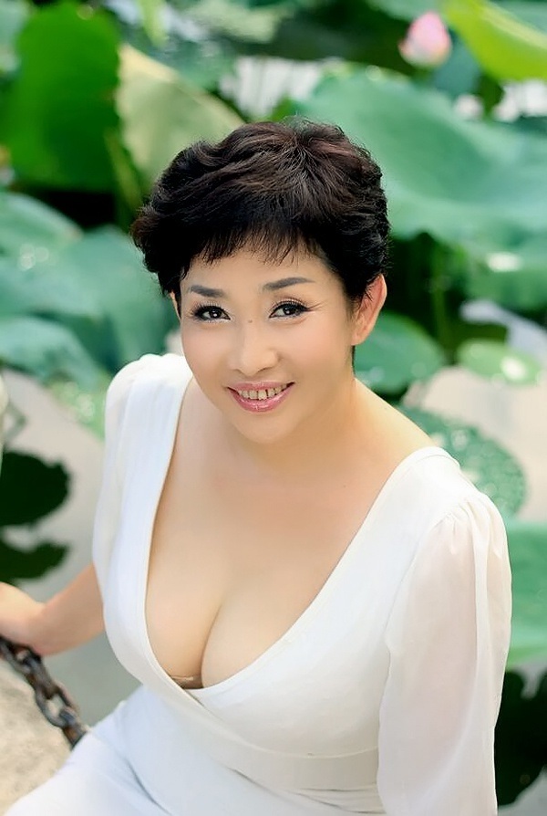 Asian bride Lingling (Linda) from Shenzhen
