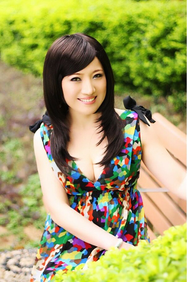 Asian bride Qingxiu (Cindy) from Shenzhen