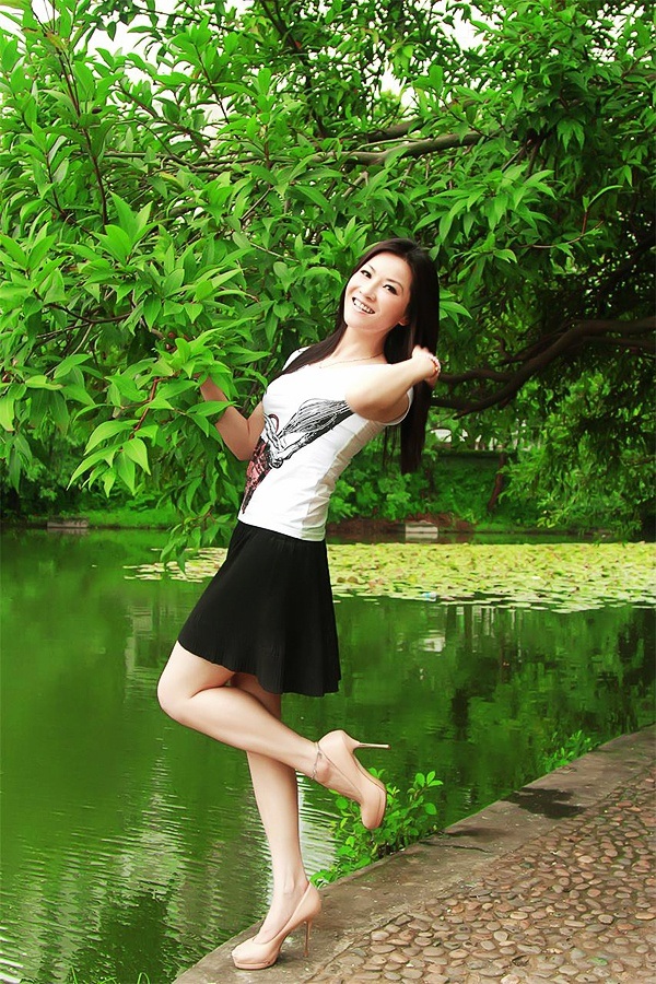 Single girl Meihong (May) 50 years old