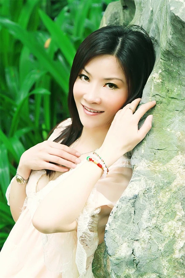 Asian bride Meihong (May) from Shenzhen