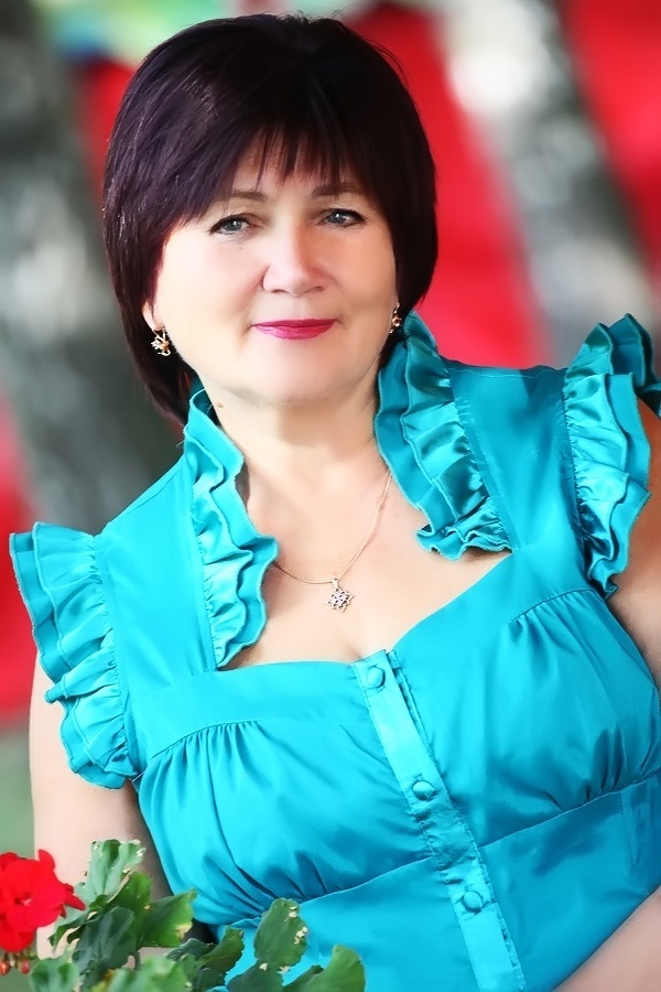 Single girl Lyudmila 70 years old