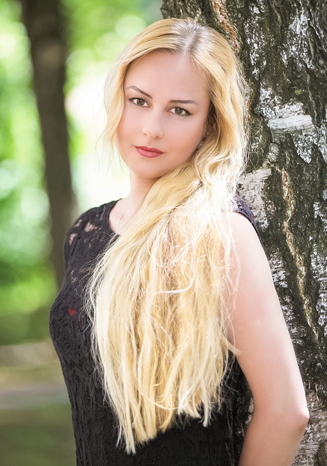 Ukrainian bride Larisa from Khmelnitskyi