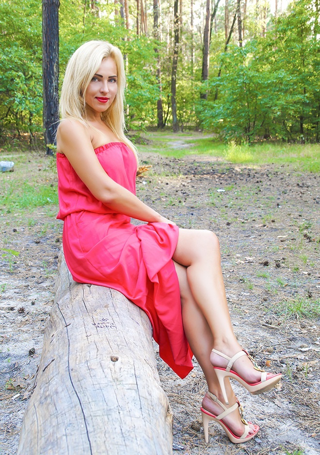 Ukrainian bride Yuliya from Kiev