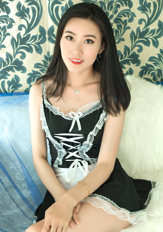 Single girl Yujia (Eve) 30 years old