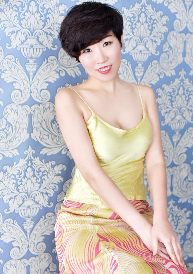 Single girl Xiaolian (Emma) 51 years old