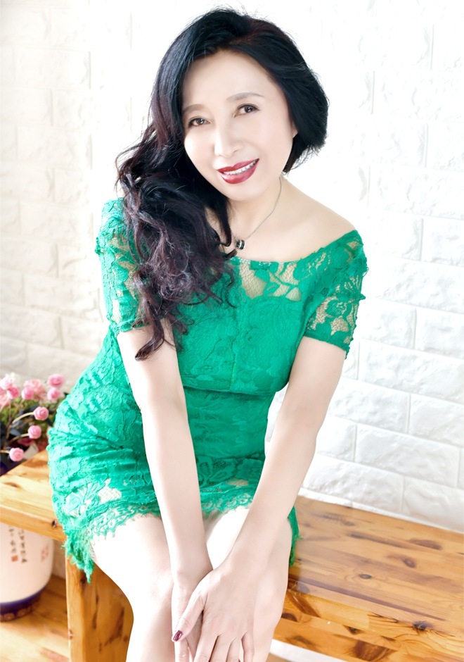 Single girl Weijun (Alice) 66 years old