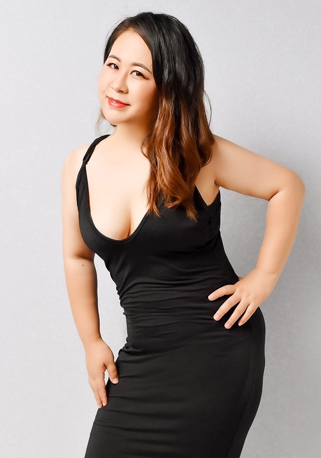 Single girl Huan 33 years old