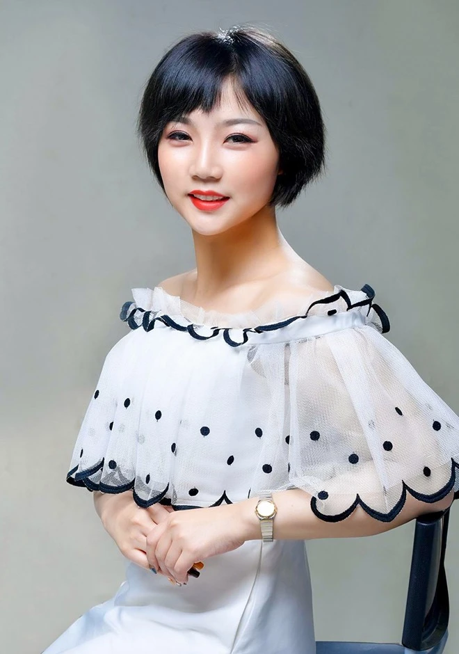 Asian bride Xiaochuan from Beijing