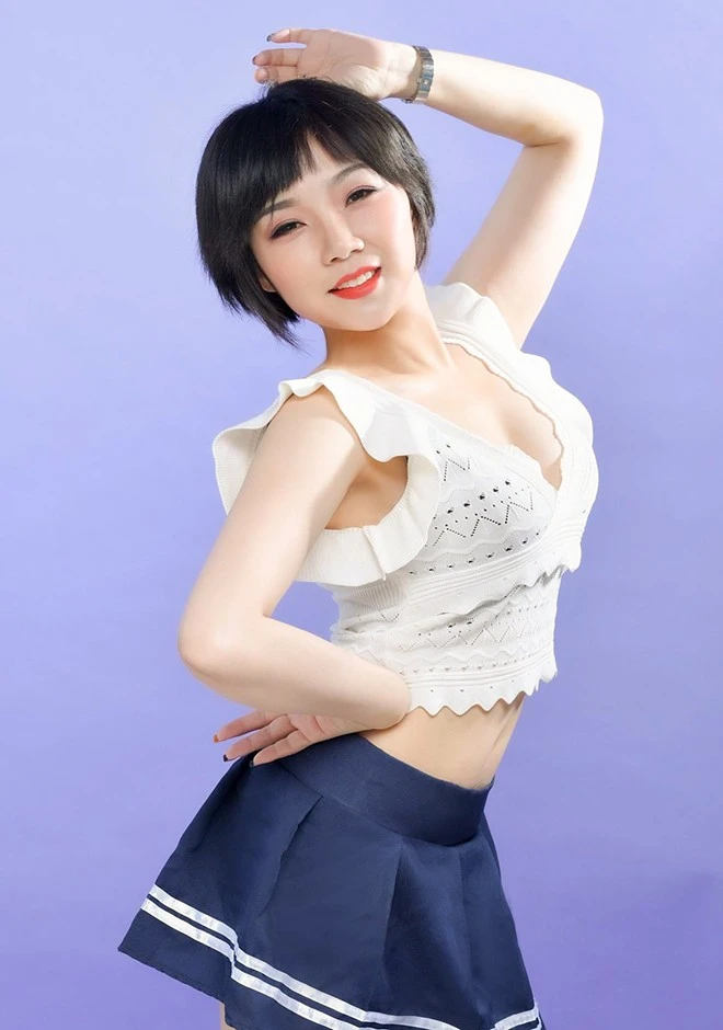 Single girl Xiaochuan 34 years old