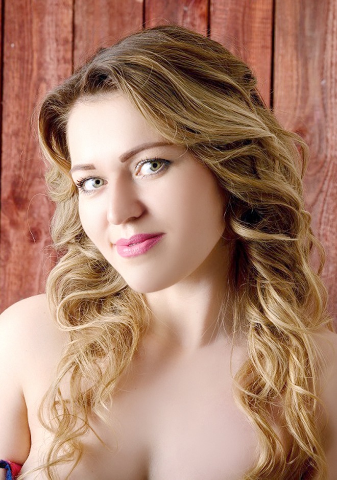 Ukrainian bride Viktoriya from Pavlograd