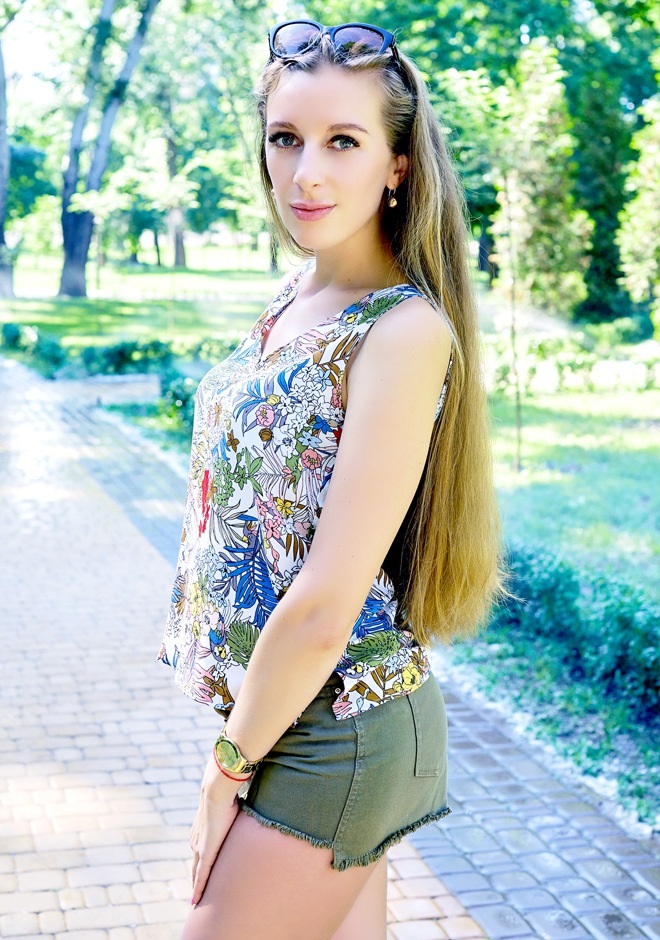 Single girl Elena 36 years old