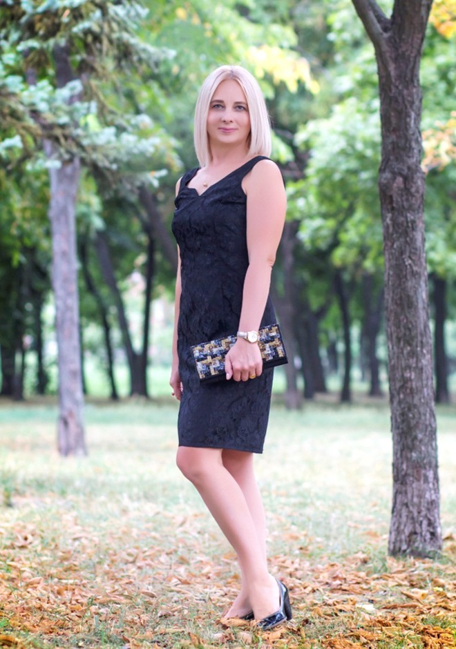 Single girl Elena 51 years old