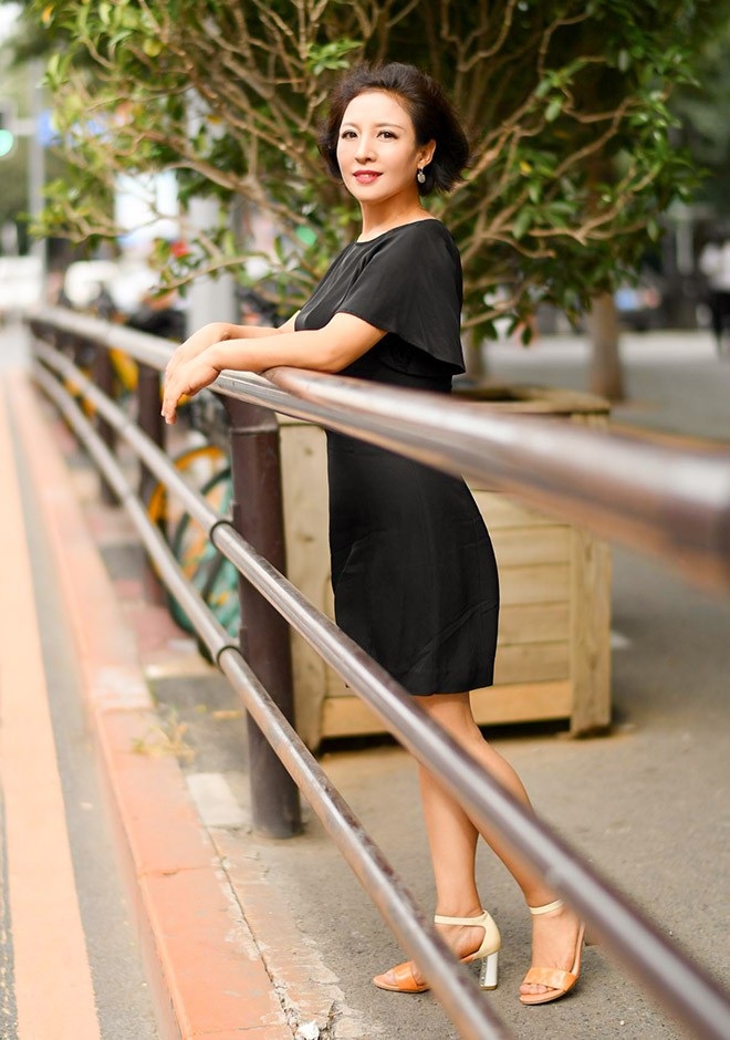 Single girl Fengyan 53 years old