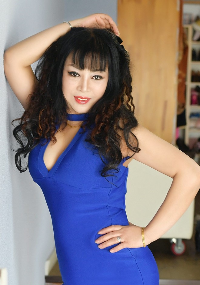 Asian bride Li from Shenyang