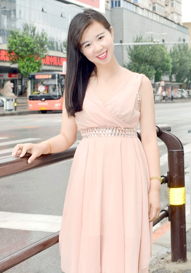Asian bride Fang (Wendy) from Huixin