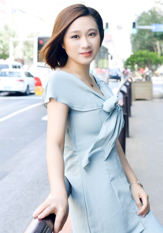 Single girl Xue 29 years old