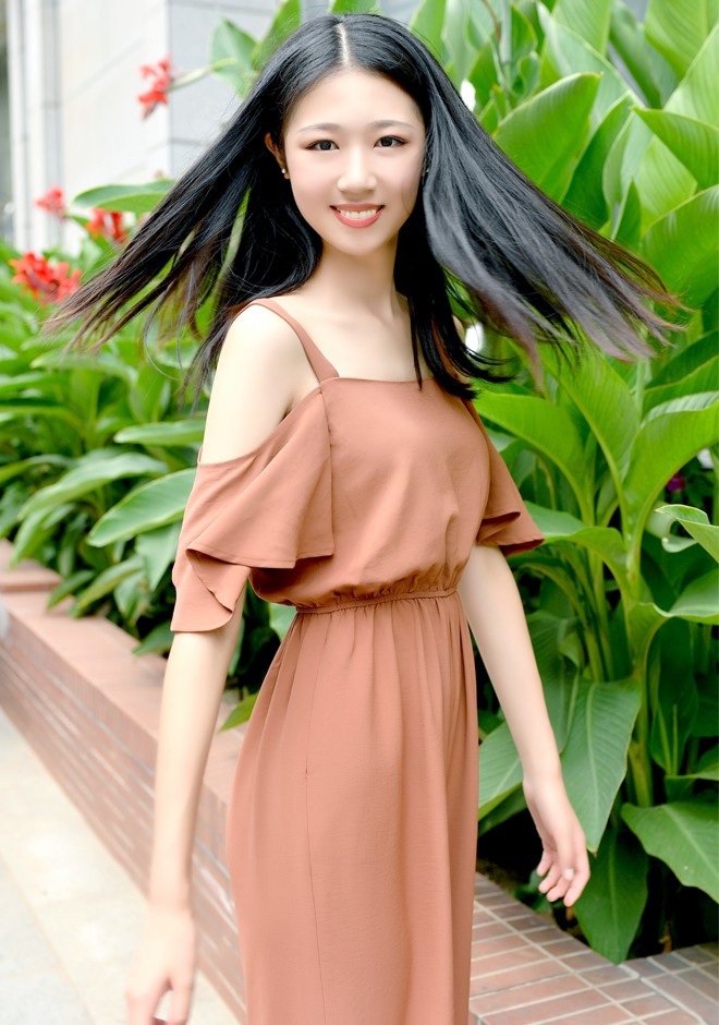 Single girl Zhuo (Lucy) 26 years old