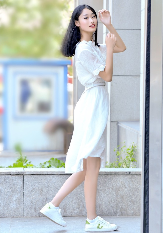 Single girl Weinan 24 years old